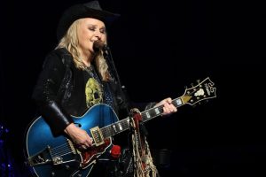Melissa Etheridge at CMA Fest & Looking Back at Dierks Bentley’s ‘Black’